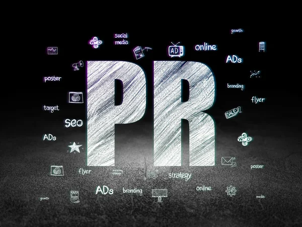 Marketingkonzept: PR im Grunge Dark Room — Stockfoto