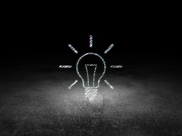 Concept d'entreprise : Ampoule dans une pièce sombre grunge — Photo