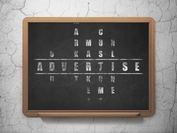 Pazarlama kavramı: reklam kelime bulmaca çözme — Stok fotoğraf