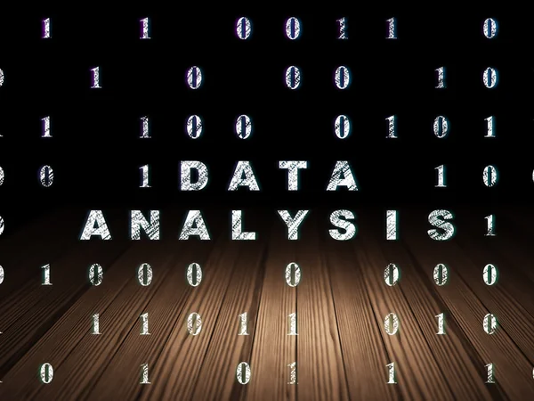 Data koncept: dataanalys i grunge mörkt rum — Stockfoto