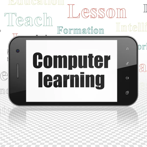 Conceito de estudo: Smartphone com aprendizagem de computador em exibição — Fotografia de Stock