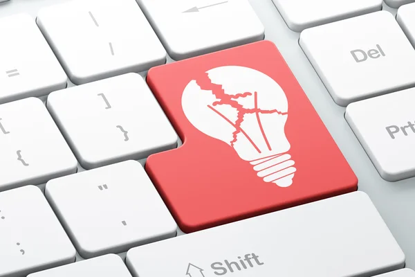 Finanzierungskonzept: Glühbirne auf Computertastatur-Hintergrund — Stockfoto