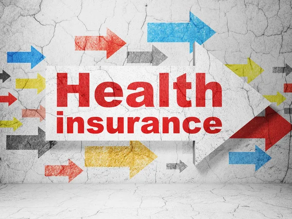 保険の概念: グランジ壁背景に健康保険と矢印 — ストック写真