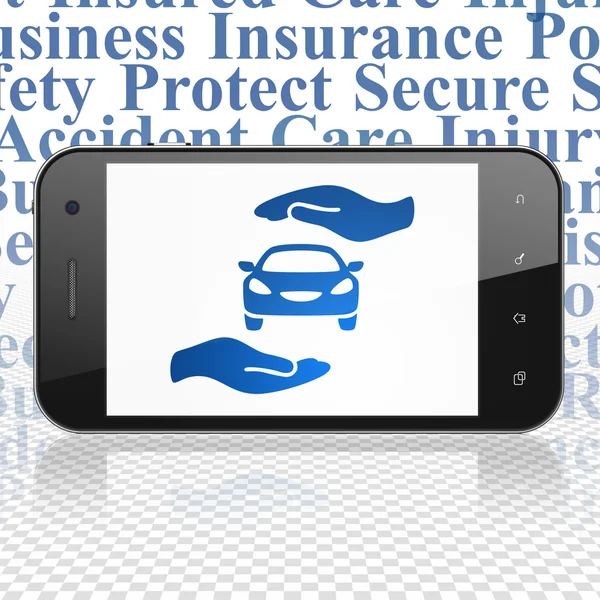Концепція страхування: смартфон з автомобілем і пальмою на дисплеї — стокове фото