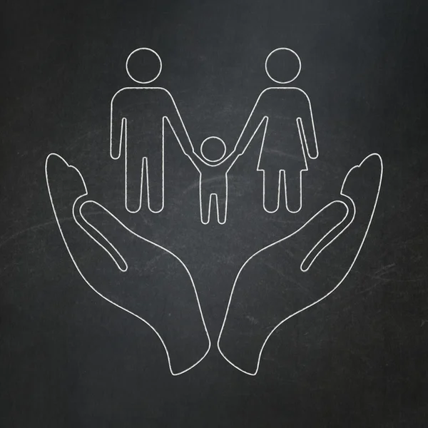 Insurance concept: Family And Palm on chalkboard background — Φωτογραφία Αρχείου