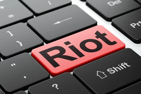 Concept politique : Émeute sur fond de clavier d'ordinateur — Photo