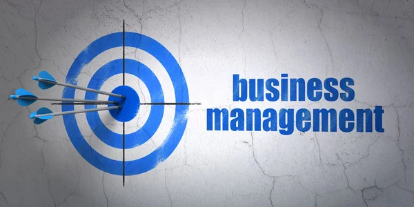 Conceito de negócio: target e Business Management no fundo da parede — Fotografia de Stock