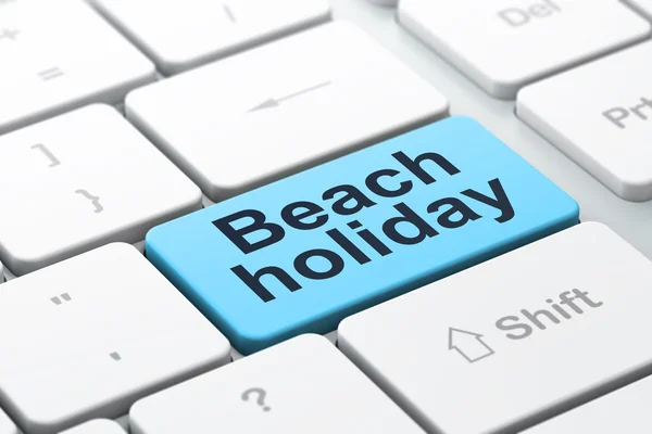 Concepto de viaje: Beach Holiday en el fondo del teclado del ordenador — Foto de Stock