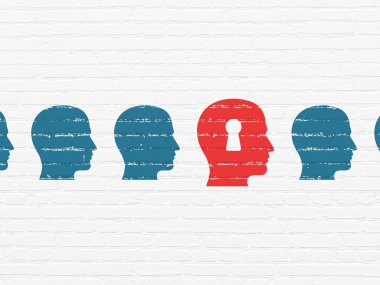 Eğitim kavramı: duvar arka plan üzerindeki anahtar deliği simgesiyle baş