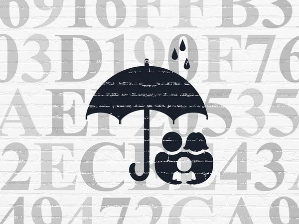 Privatsphäre-Konzept: Familie und Regenschirm an der Wand — Stockfoto