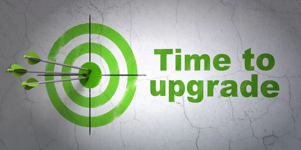 Timeline concept: target and Time To Upgrade on wall background — Stock Photo, Image