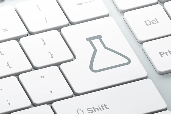 Wissenschaft Konzept: Kolben auf Computer-Tastatur Hintergrund — Stockfoto