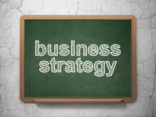 Finanzierungskonzept: Geschäftsstrategie auf Kreidetafel — Stockfoto