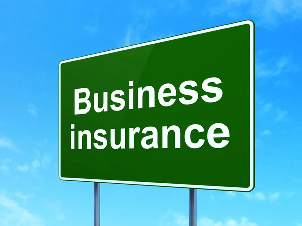 Концепция страхования: Страхование бизнеса на фоне дорожных знаков — стоковое фото