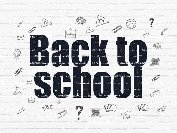 Eğitim kavramı: Back to School duvar arka plan üzerinde — Stok fotoğraf