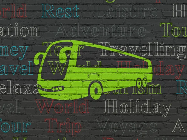 휴가 개념: 벽에 붙어 있는 버스 — 스톡 사진