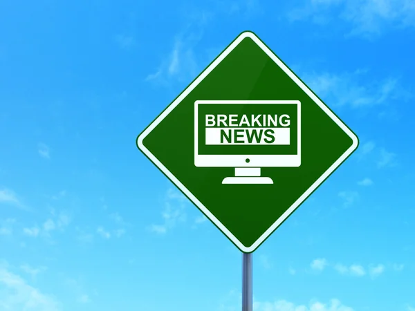 News concept: Breaking News On Screen on road sign background — Stock Photo, Image