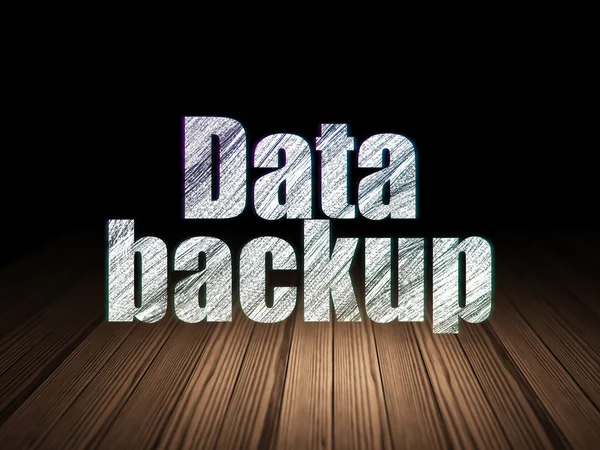 Informatie concept: gegevens back-up in de donkere kamer grunge — Stockfoto