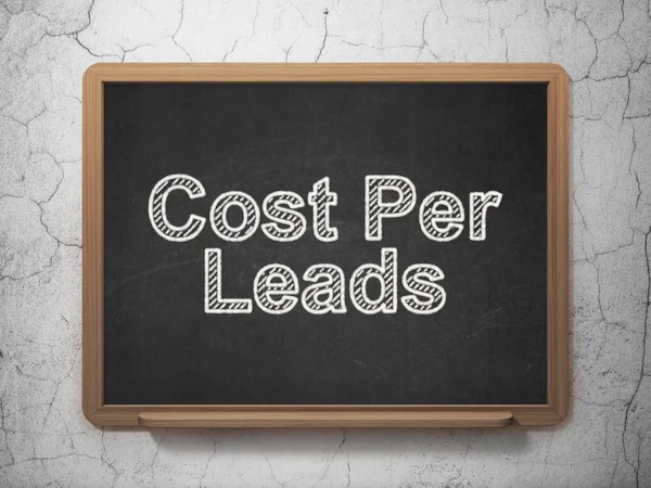 Konsep bisnis: Biaya Per Lead pada latar belakang papan tulis — Stok Foto