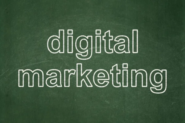 Reclame concept: digitale marketing op schoolbord achtergrond — Stockfoto