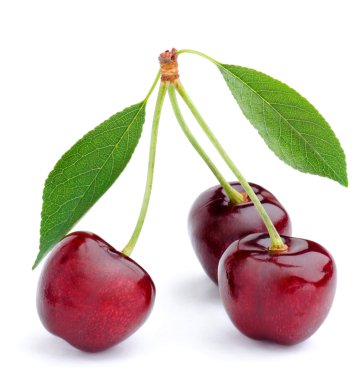 Beyaz arkaplanda kiraz izole.
