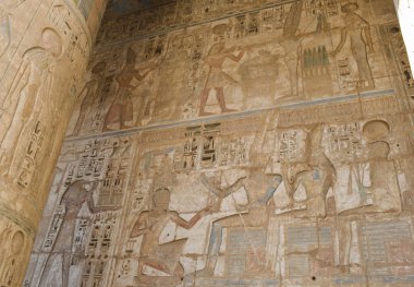 Mısır hiyeroglif oymalar duvar