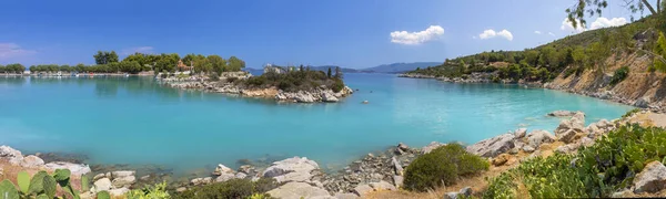 Bad Zee Met Toeristen Vakantiegangers Thermale Bronnen Van Het Griekse — Stockfoto