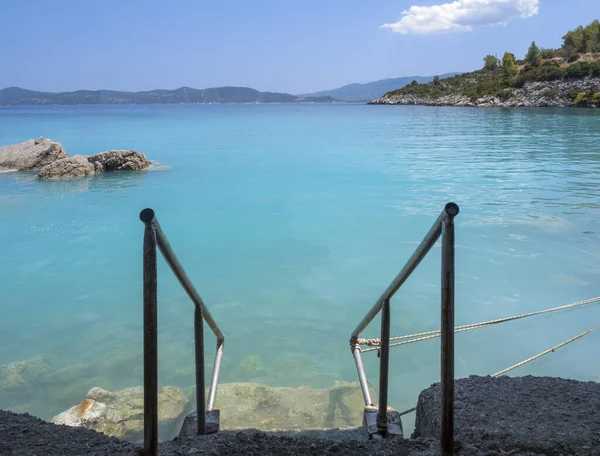 Bad Havet Med Turister Och Semesterfirare Vid Termalläkande Varma Källor — Stockfoto