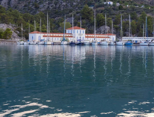 Yunanistan Mora Kentindeki Yunan Spa Tatil Beldesi Methana Gün Batımında — Stok fotoğraf