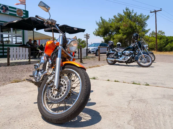 Griechenland Juni 2021 Eine Yamaha Drag Star Und Harley Davidson — Stockfoto