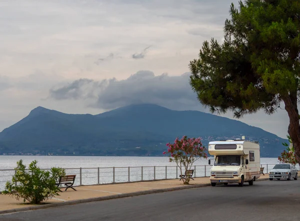 Mobile Home Stands Waterfront Resort Town Greek Island Evia Greece — Fotografia de Stock