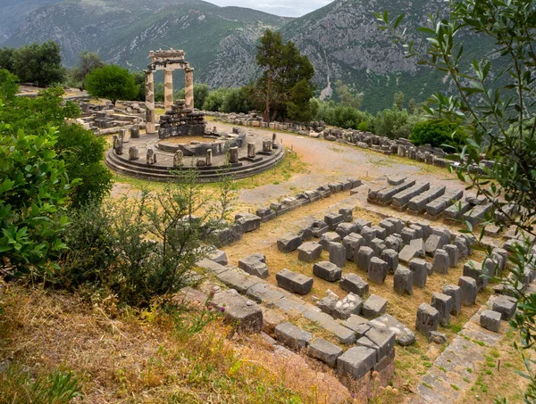 Vista Panorámica Del Templo Atenea Pronaia Entre Las Montañas Delphi — Foto de Stock