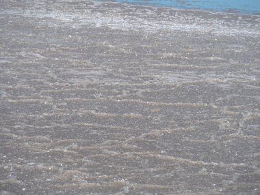 Yunanistan 'ın Mesolongi Milli Parkı' ndaki Toullida köyündeki tuz göllerinden tuz kristalleri