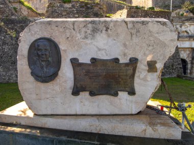 Korfu, Yunanistan. 30 Ekim 2025: Yunanistan 'daki Korfu adasında Amiral Fyodor Ushakov' un Anıtı