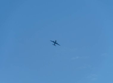 Yunanistan 'ın Korfu adasındaki Ioannis KapoDistrias Havalimanı' ndan bir yolcu uçağı havalandı.