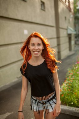 Genç güzel kadın.