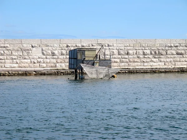 Murazzi, dam av stenar att försvara bankerna av lagunen, Venedig — Stockfoto