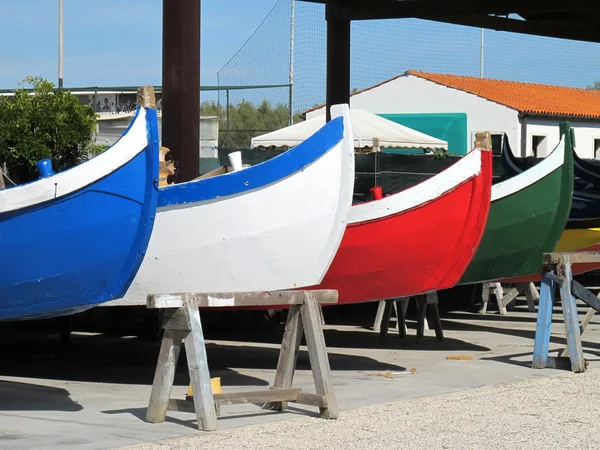 Armazenamento de pequenos barcos — Fotografia de Stock