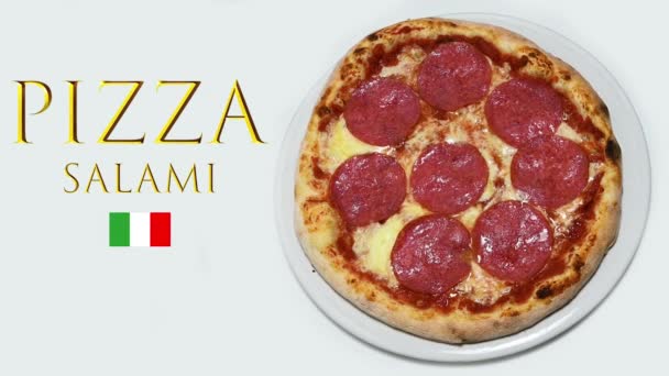 Rotação Salame Pizza Zoom Isolado Fundo Branco Itália Comida — Vídeo de Stock