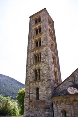 Boi Taull 'un Katalan Pirenesi' ndeki inzivası