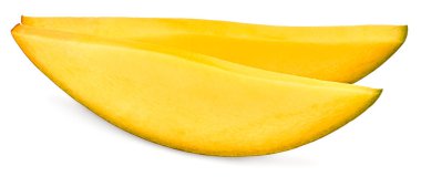 Beyaz arka planda izole edilmiş taze kesilmiş mango. Egzotik meyve. kırpma yolu