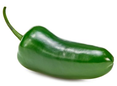 Jalapeno biberleri beyaz arka planda izole edilmiş yıllık Capsicum meyveleri. kırpma yolu
