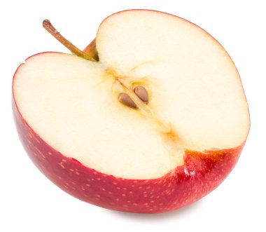 Kırmızı elmanın yarısı beyaz arka planda izole edilmiş. kırpma yolu.