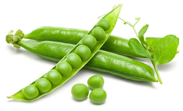 新鲜的绿豆豆荚与绿豆隔离在白色的背景 剪切路径 — 图库照片