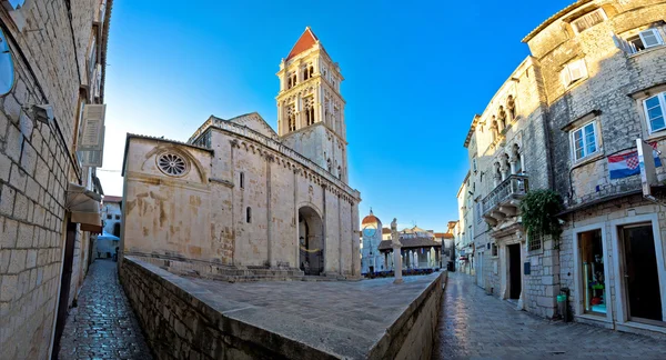 Arquitetura de pedra da cidade da UNESCO Trogir — Fotografia de Stock