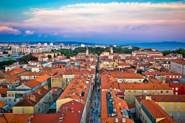 Zadar daken in de binnenstad vanuit de lucht — Stockfoto