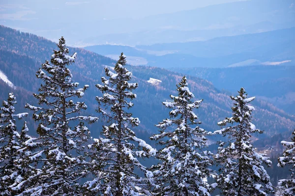 Uitzicht vanaf de Klippitztorl piek in Alpen — Stockfoto