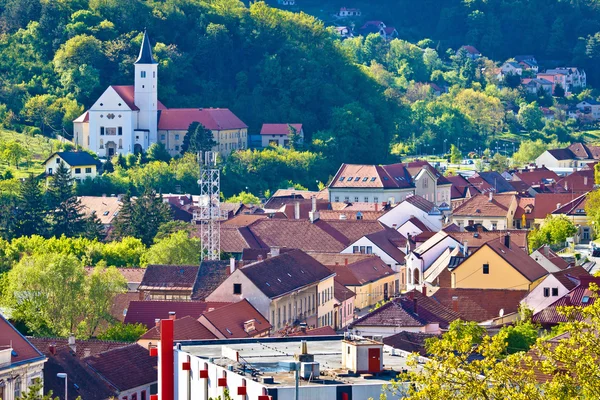 Widokiem na dachy miasta Krapina — Zdjęcie stockowe