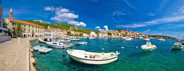Hvar kıyı kasaba waterfront panorama