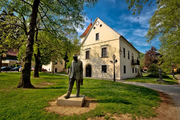 Samobor groen park en oude architectuur — Stockfoto